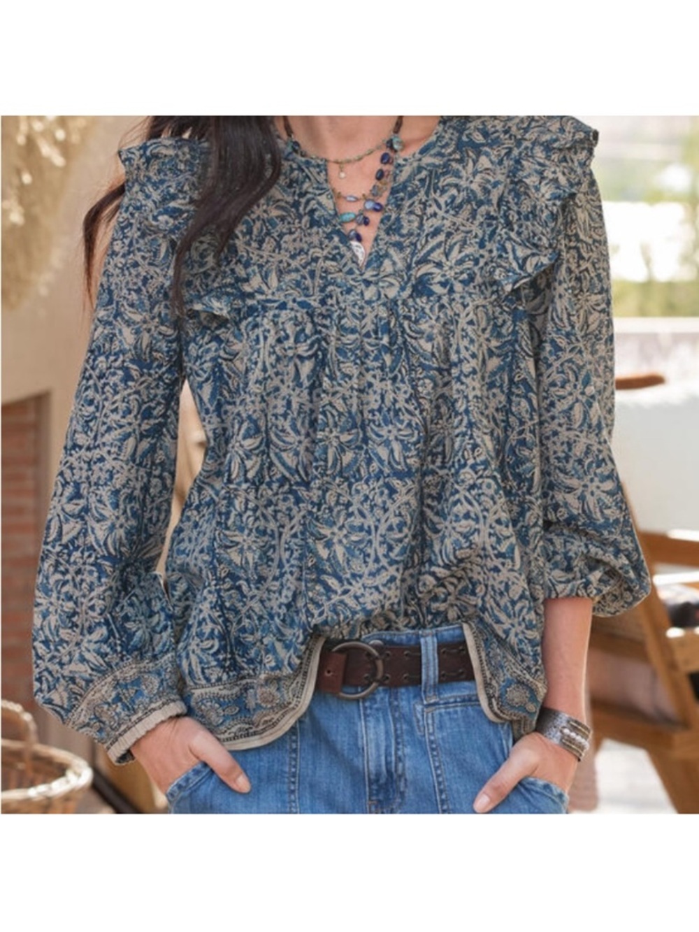 ANTHROPOLOGIE Dylan Blue and Cream Floral Blouse size medium